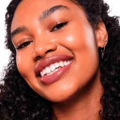 Essence Satin Glow 05 Chai There! Luminous Shine Lipstick