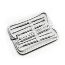 UNIQ Comedonen Toolkit – 7‑delige Hudorm­verwijderaar Set in Wit Etuí